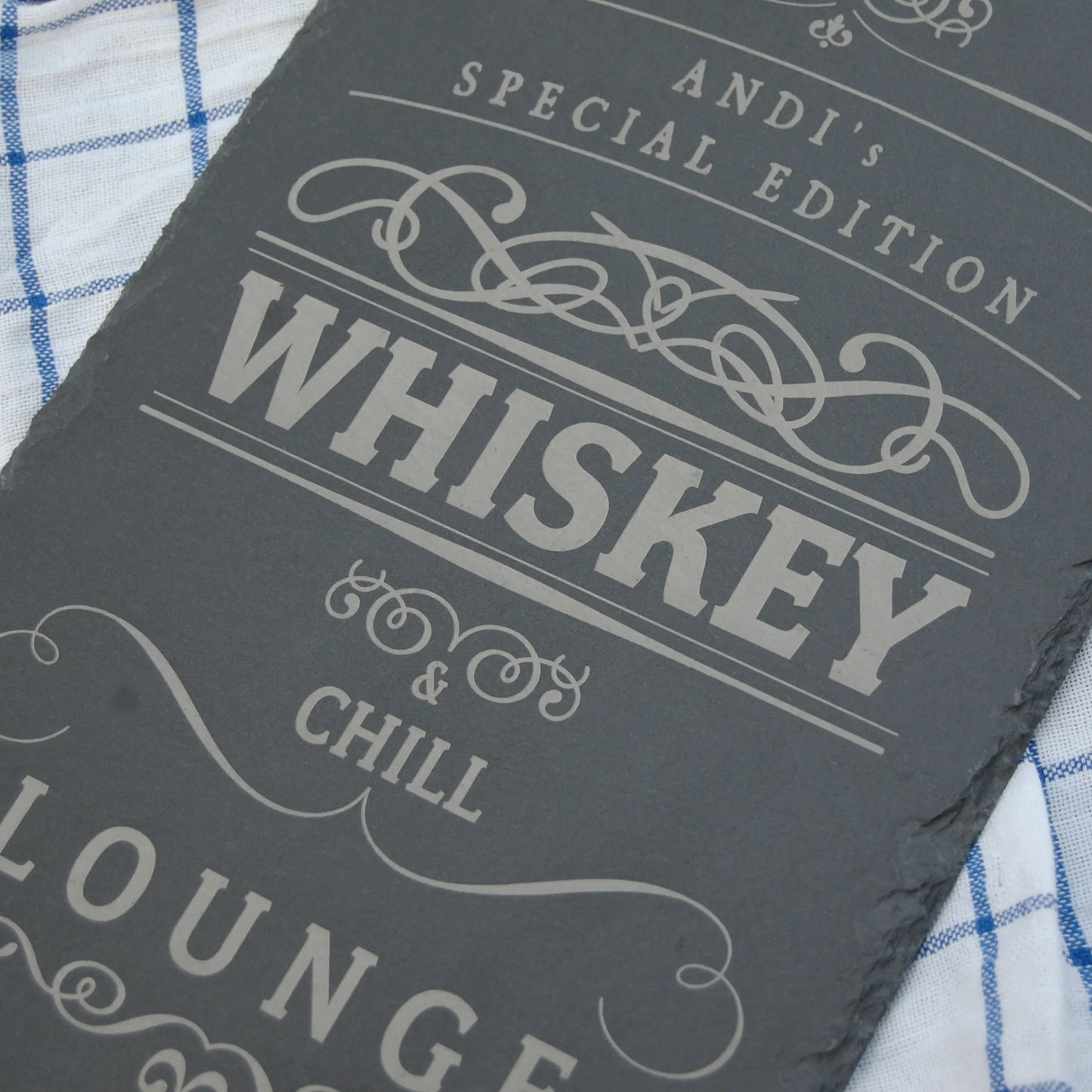 WHISKEY - personalisiertes Schieferschild für die Bar - Jeske Design