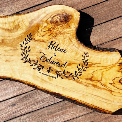 HEART RING - personalized engraving on an olive wood board