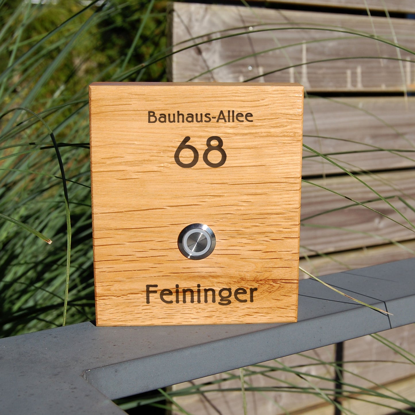 Plaque de sonnette personnalisée en chêne - motif FEININGER