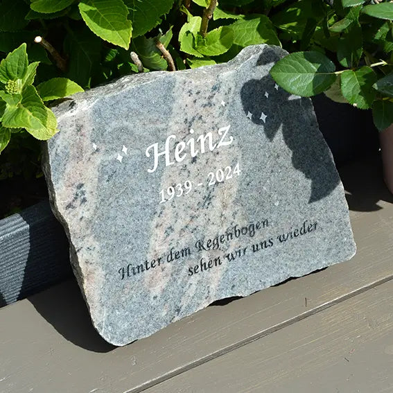 Grab- & Gedenkstein Naturstein Granit grau geschnitten ca. 20 cm Länge x 16 cm Breite - mit Motiv klassische Schrift mit Spruch- Jeske Design